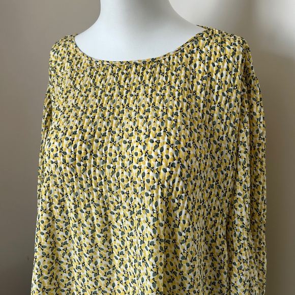 Max Studio ⎮ Lemon print blouse - Picture 5 of 8